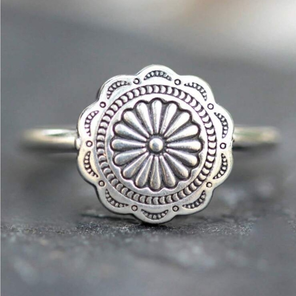 NEW Vintage Style Floral Ring